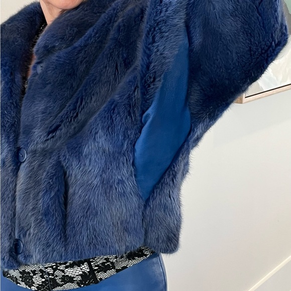 Elegant Blue Teddy Fox Fur Jacket. - Picture 8 of 10